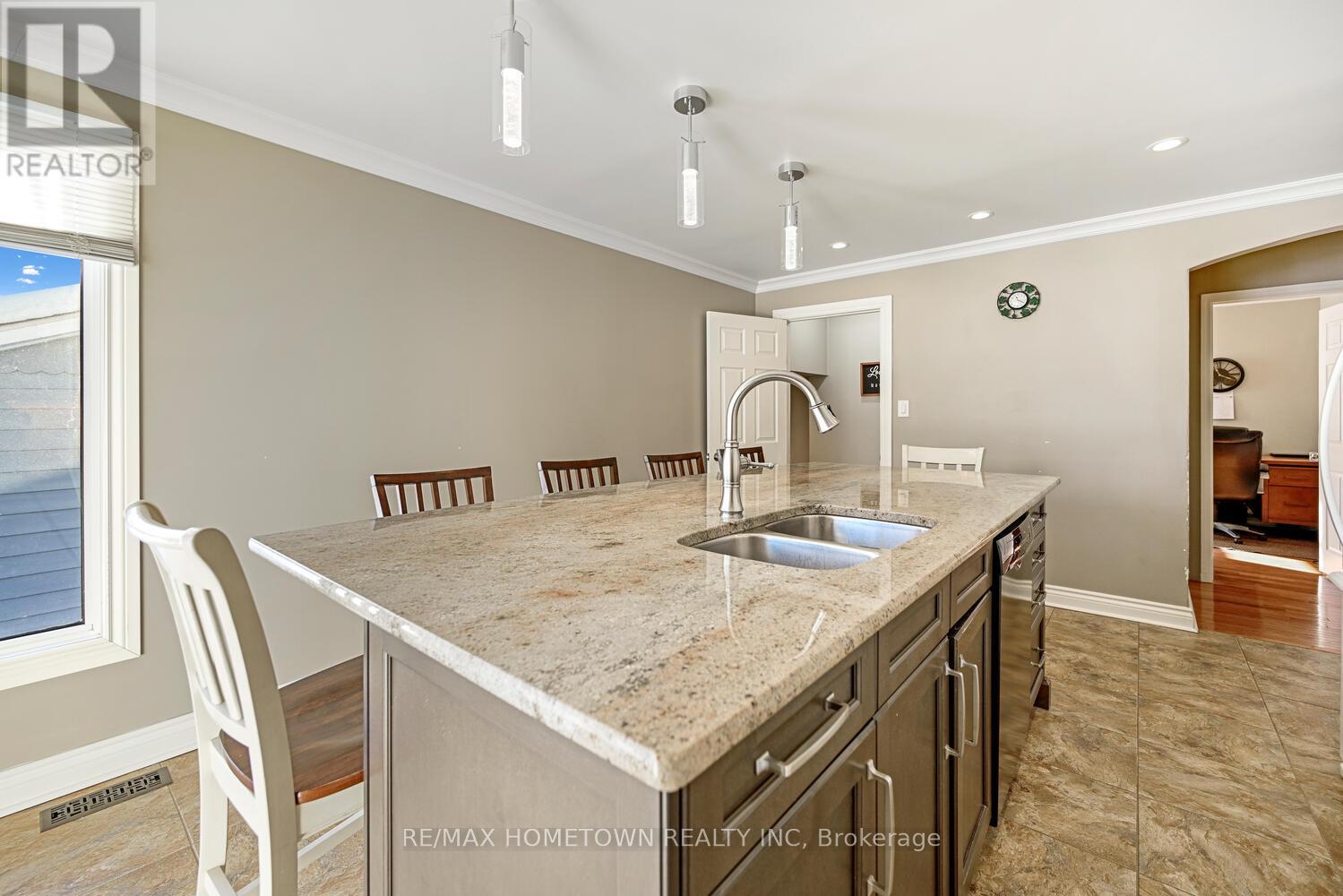 1229 Hallecks Road S, Elizabethtown-Kitley, Ontario K6V 5T3 - Photo 14 - X12662780