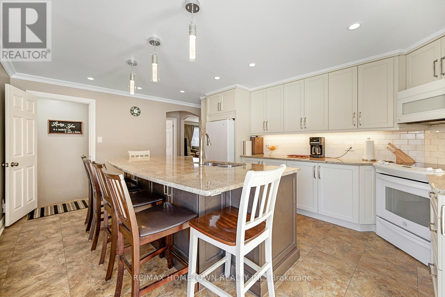 1229 Hallecks Road S, Elizabethtown-Kitley, Ontario K6V 5T3 - Photo 15 - X12662780