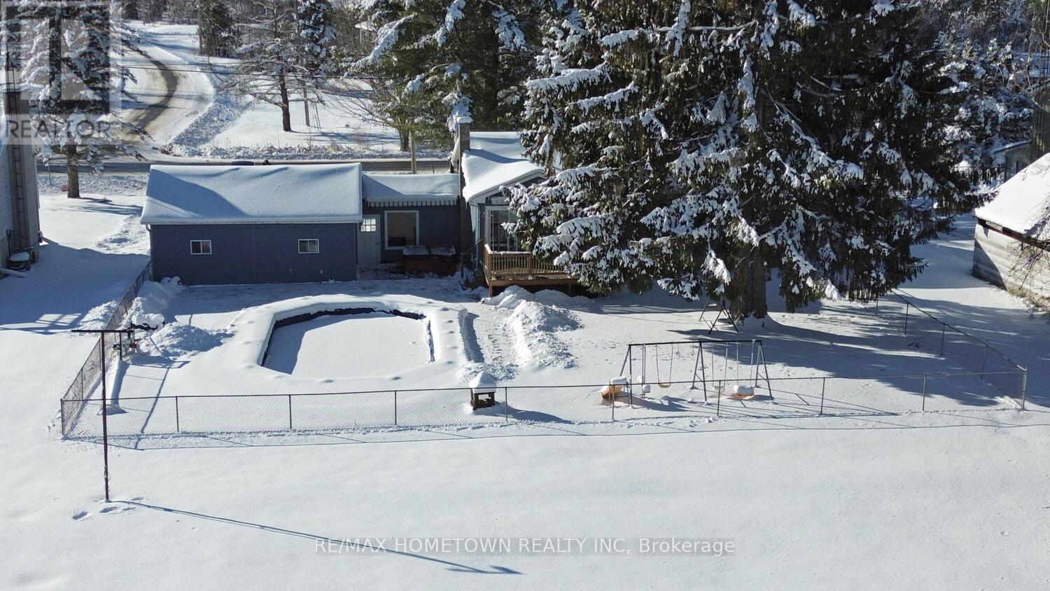 1229 Hallecks Road S, Elizabethtown-Kitley, Ontario K6V 5T3 - Photo 2 - X12662780