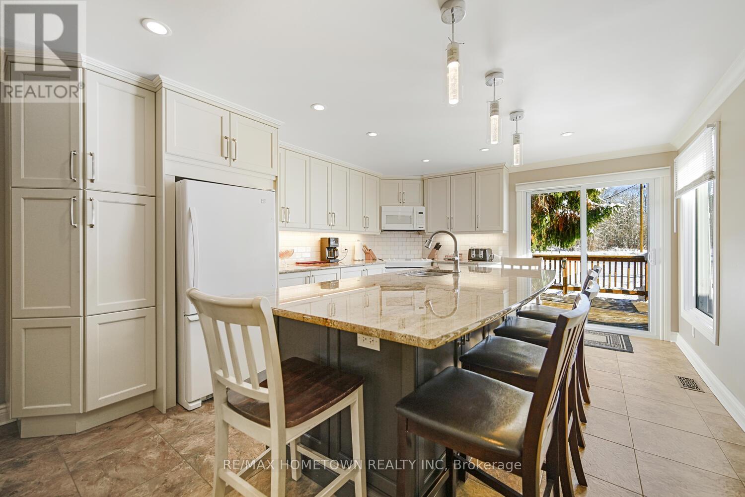 1229 Hallecks Road S, Elizabethtown-Kitley, Ontario K6V 5T3 - Photo 9 - X12662780