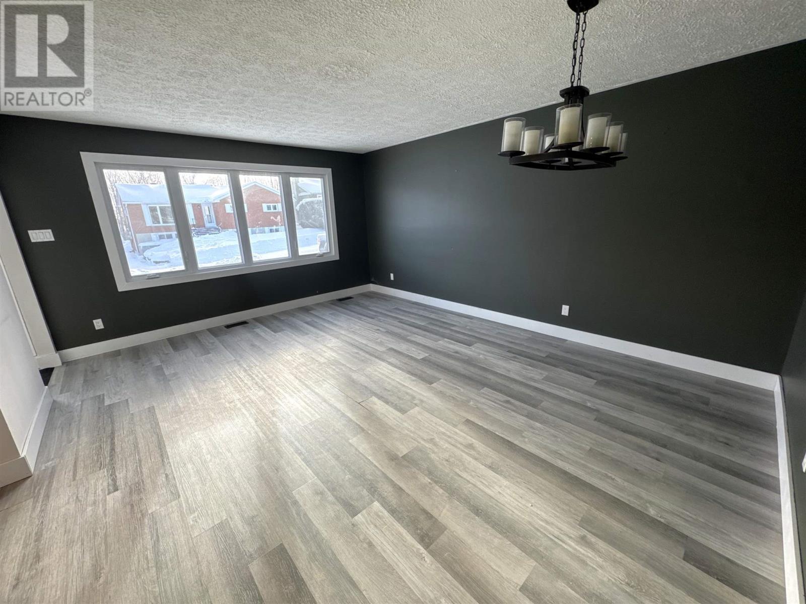 16 Ferguson Rd, Elliot Lake, Ontario  P5A 1C5 - Photo 5 - SM260017