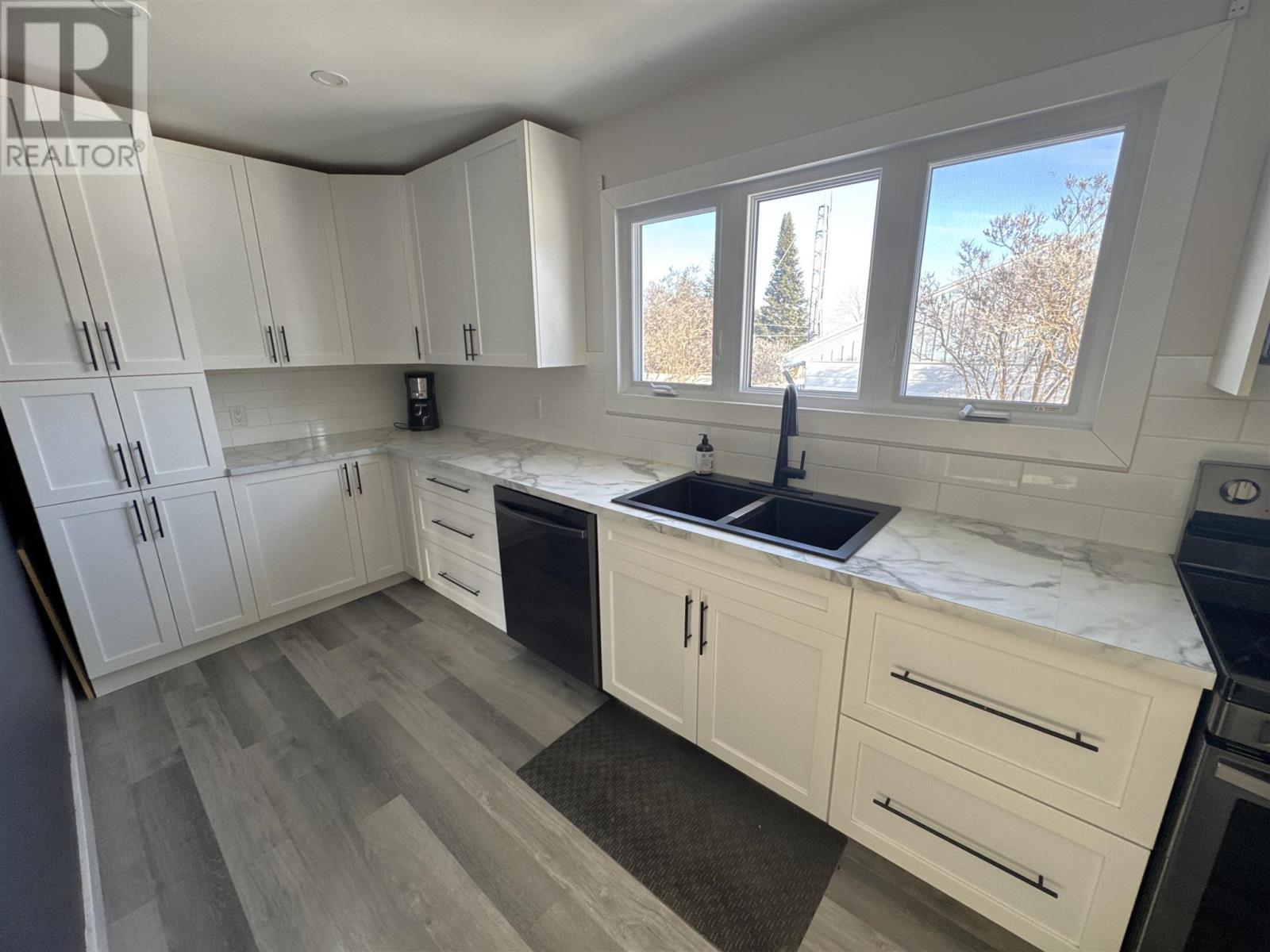 16 Ferguson Rd, Elliot Lake, Ontario  P5A 1C5 - Photo 4 - SM260017