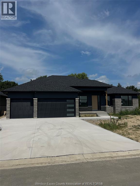 MLS# 25027590: 47 ROSEWOOD CRESCENT, Chatham, Canada