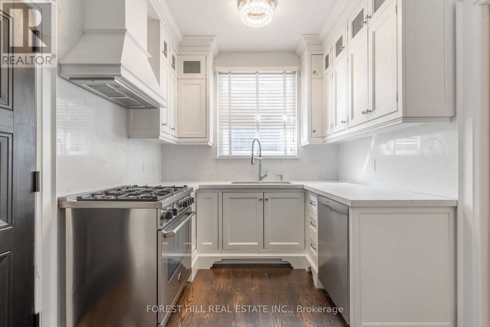 29 Whitehall Road, Toronto, Ontario  M4W 2C5 - Photo 4 - C12662814