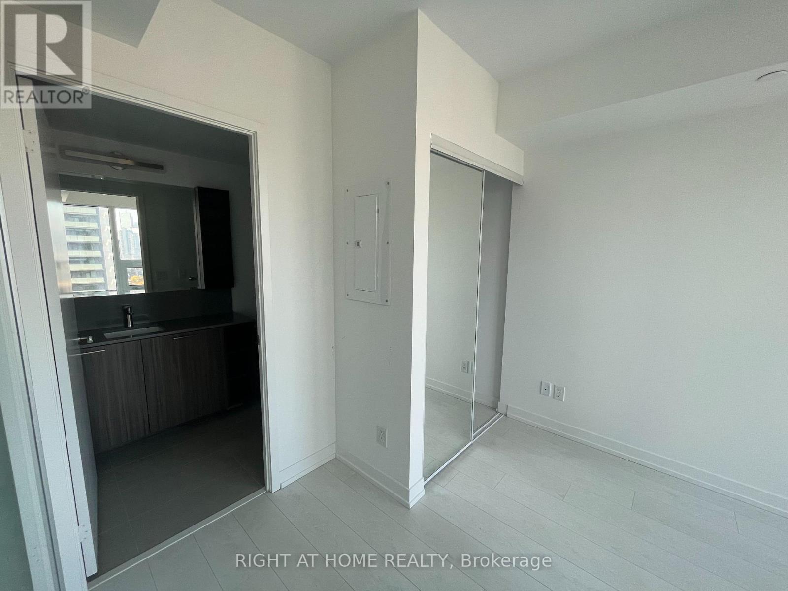 2503 - 19 Western Battery Road, Toronto, Ontario  M6K 3S4 - Photo 8 - C12662868