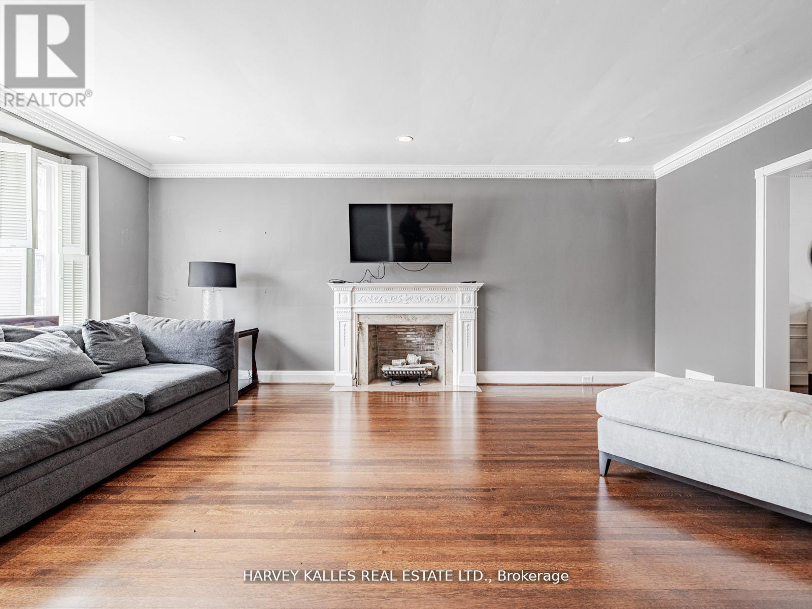 2 Silverwood Avenue, Toronto, Ontario  M5P 1W4 - Photo 10 - C12662956