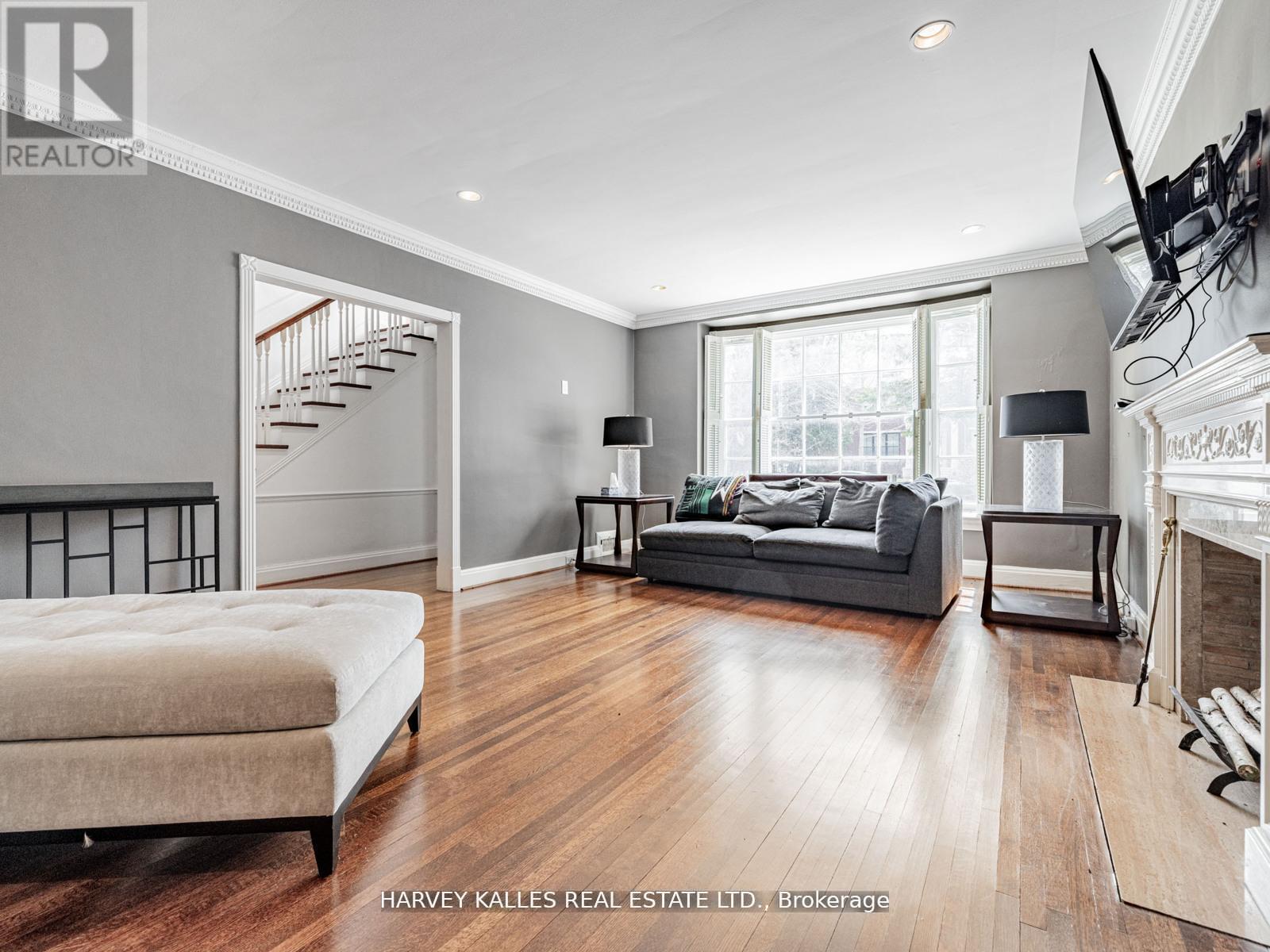 2 Silverwood Avenue, Toronto, Ontario  M5P 1W4 - Photo 11 - C12662956