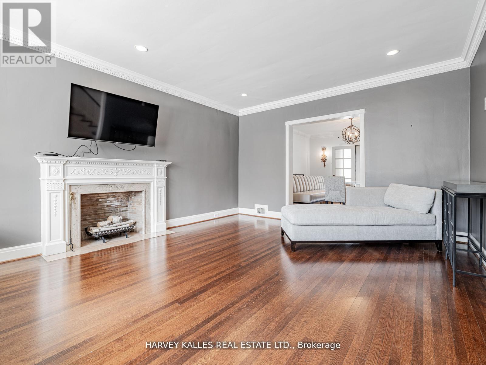 2 Silverwood Avenue, Toronto, Ontario  M5P 1W4 - Photo 12 - C12662956