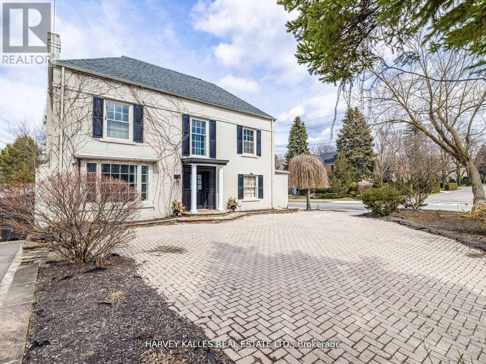 2 Silverwood Avenue, Toronto, Ontario  M5P 1W4 - Photo 4 - C12662956