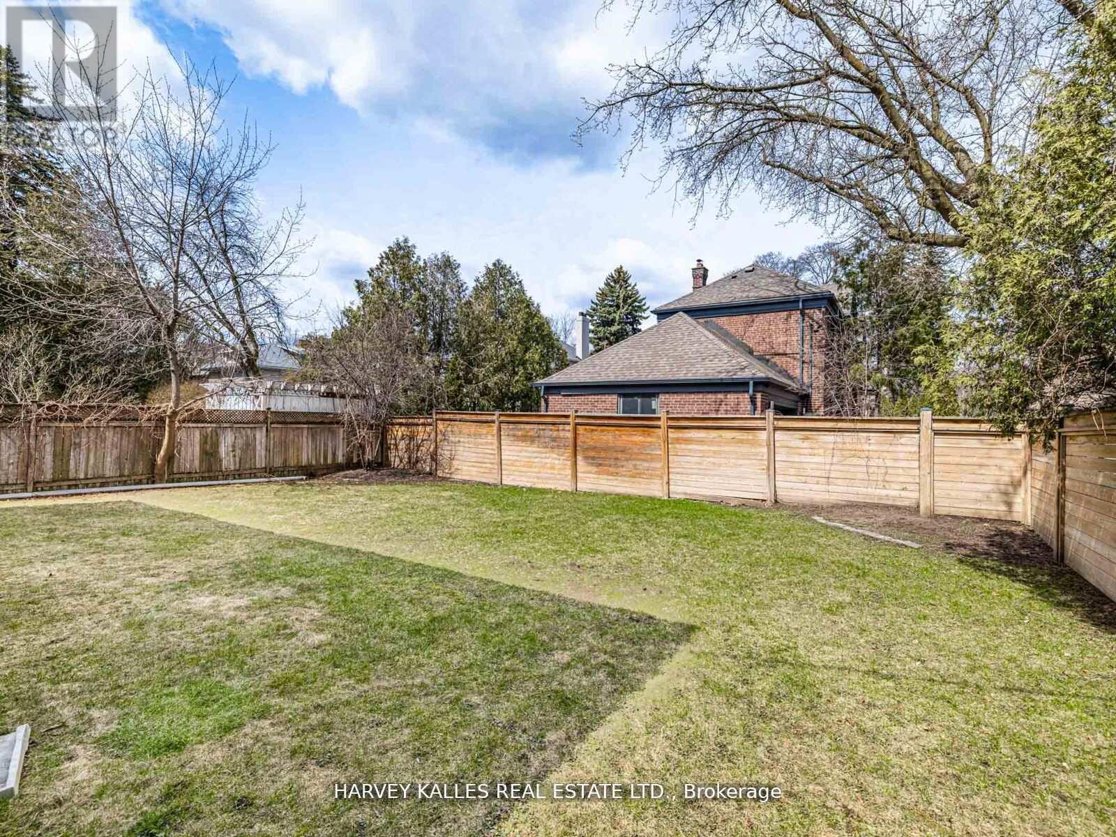 2 Silverwood Avenue, Toronto, Ontario  M5P 1W4 - Photo 41 - C12662956