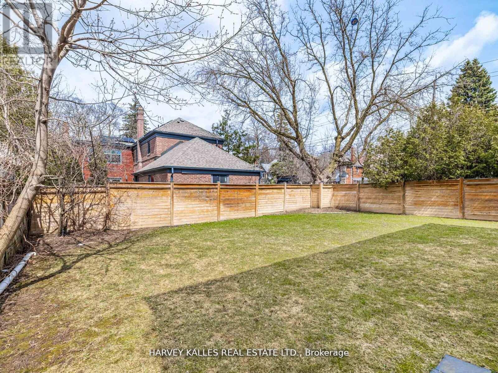 2 Silverwood Avenue, Toronto, Ontario  M5P 1W4 - Photo 42 - C12662956