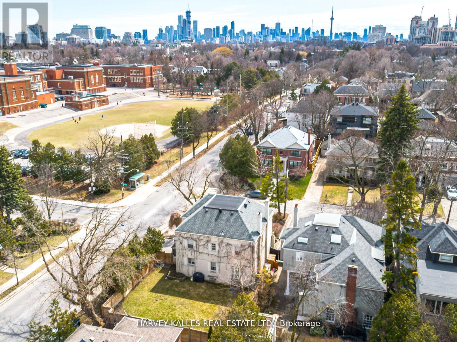 2 Silverwood Avenue, Toronto, Ontario  M5P 1W4 - Photo 47 - C12662956