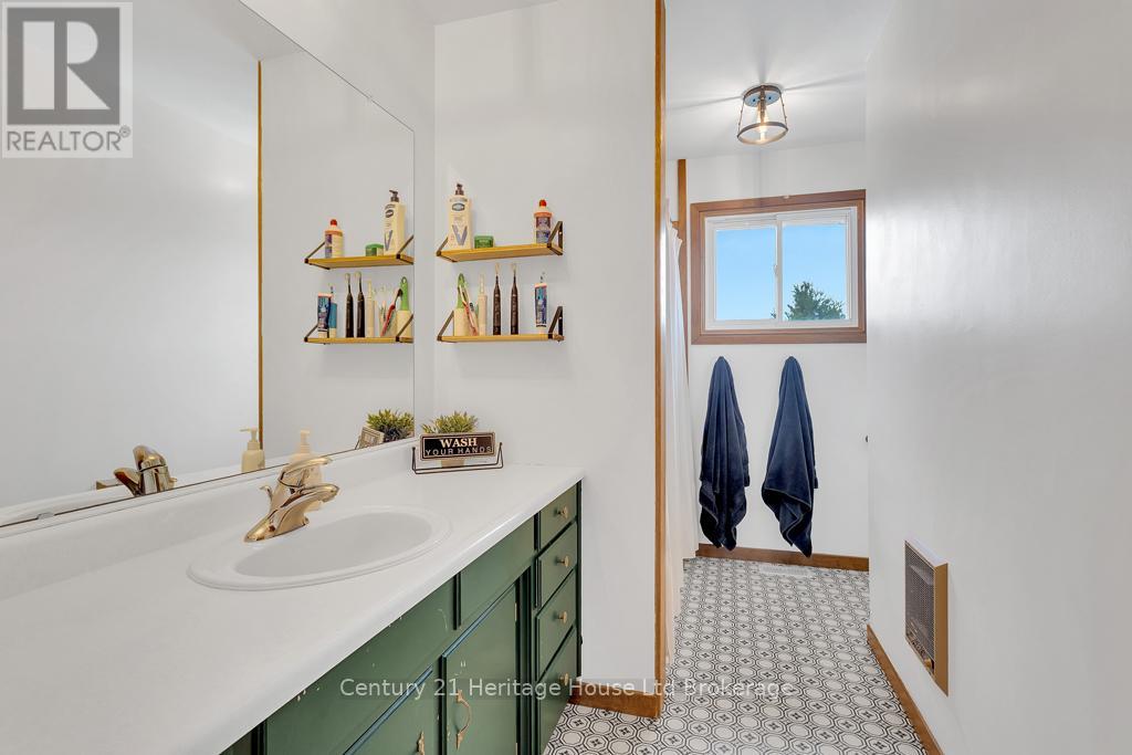 686 Goshen Road, Norfolk, Ontario  N4G 3C9 - Photo 17 - X12662996