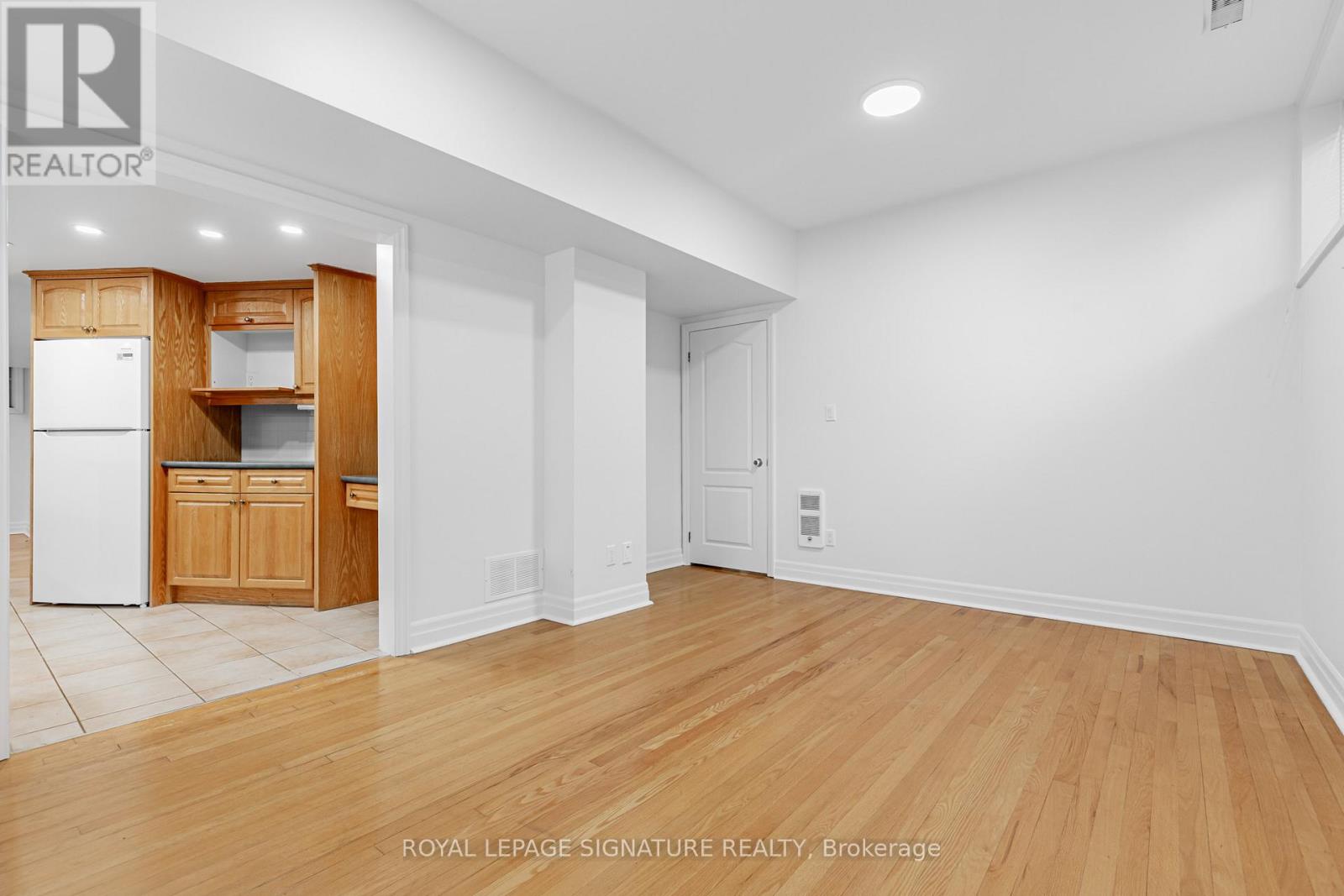 Lower - 44 Thatcher Avenue, Toronto, Ontario  M1M 2M2 - Photo 4 - E12662768