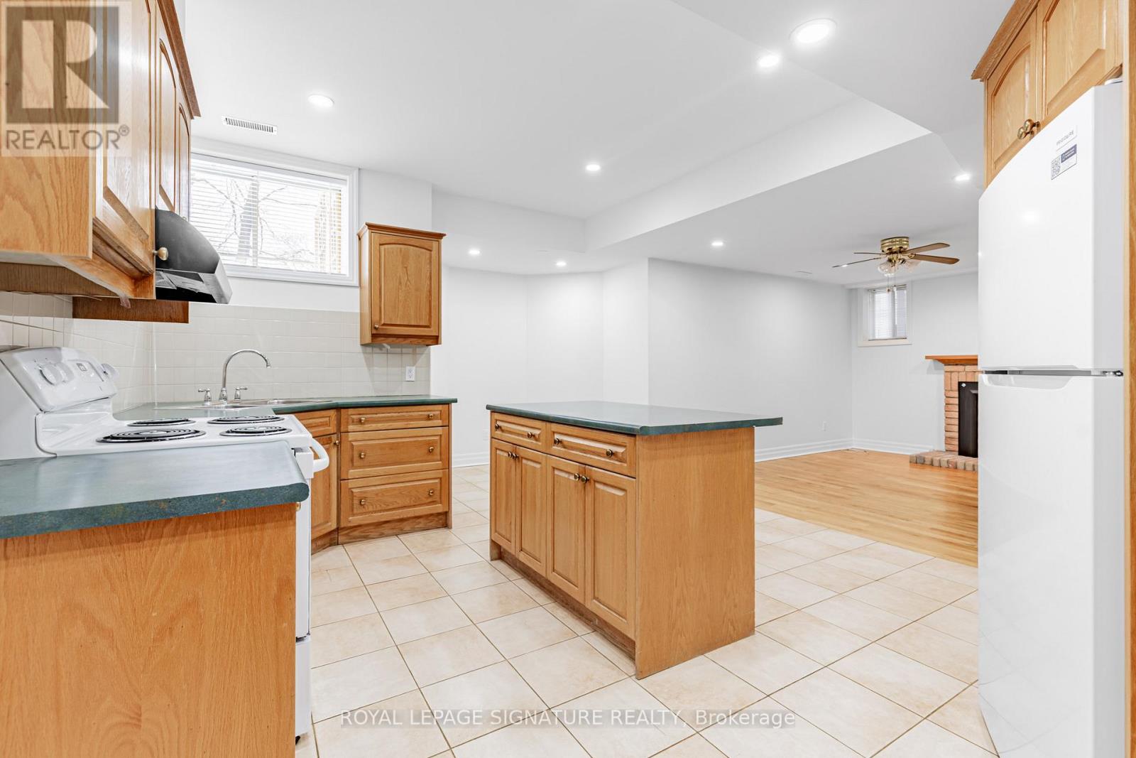 Lower - 44 Thatcher Avenue, Toronto, Ontario  M1M 2M2 - Photo 8 - E12662768