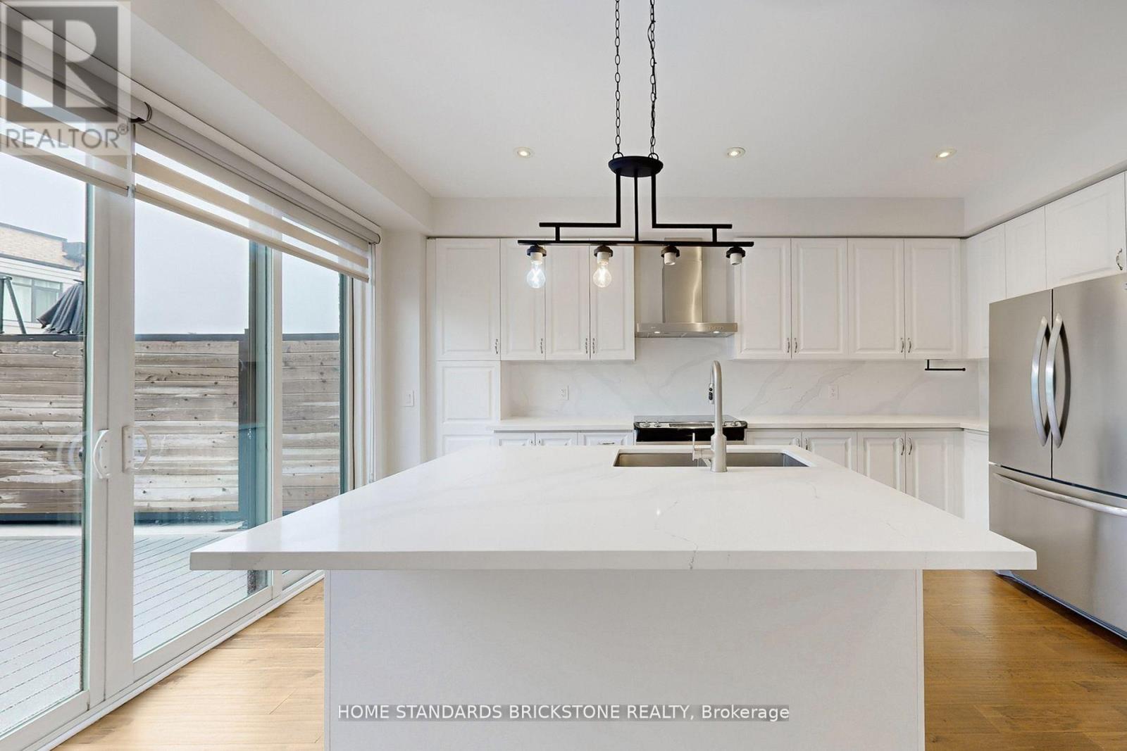 215 Salterton Circle, Vaughan, Ontario  L6A 4Z2 - Photo 11 - N12662904