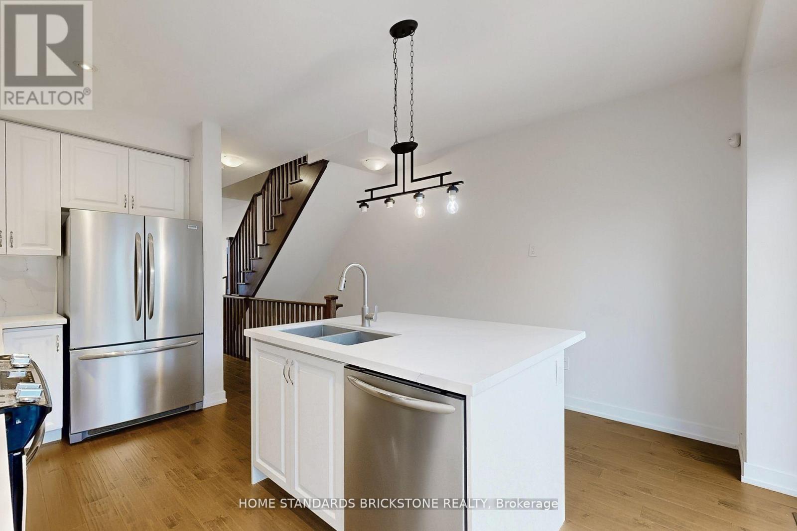 215 Salterton Circle, Vaughan, Ontario  L6A 4Z2 - Photo 14 - N12662904