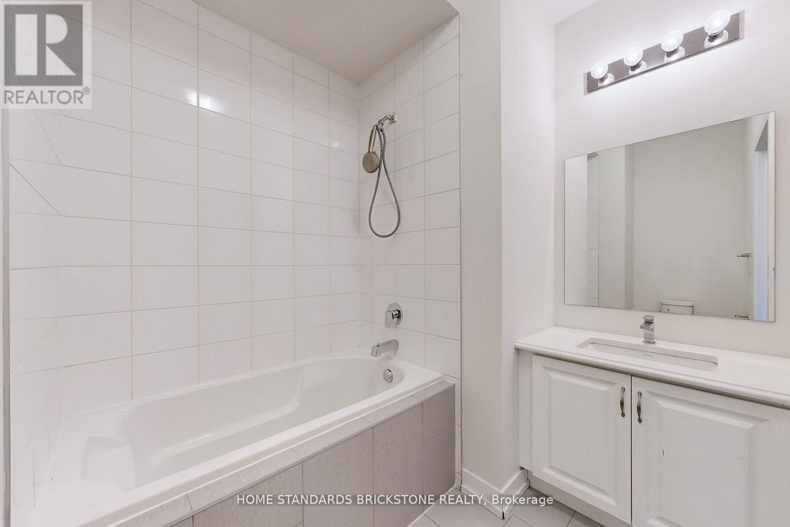 215 Salterton Circle, Vaughan, Ontario  L6A 4Z2 - Photo 37 - N12662904