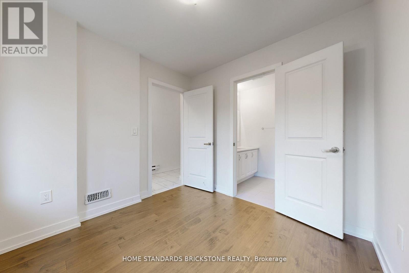 215 Salterton Circle, Vaughan, Ontario  L6A 4Z2 - Photo 43 - N12662904