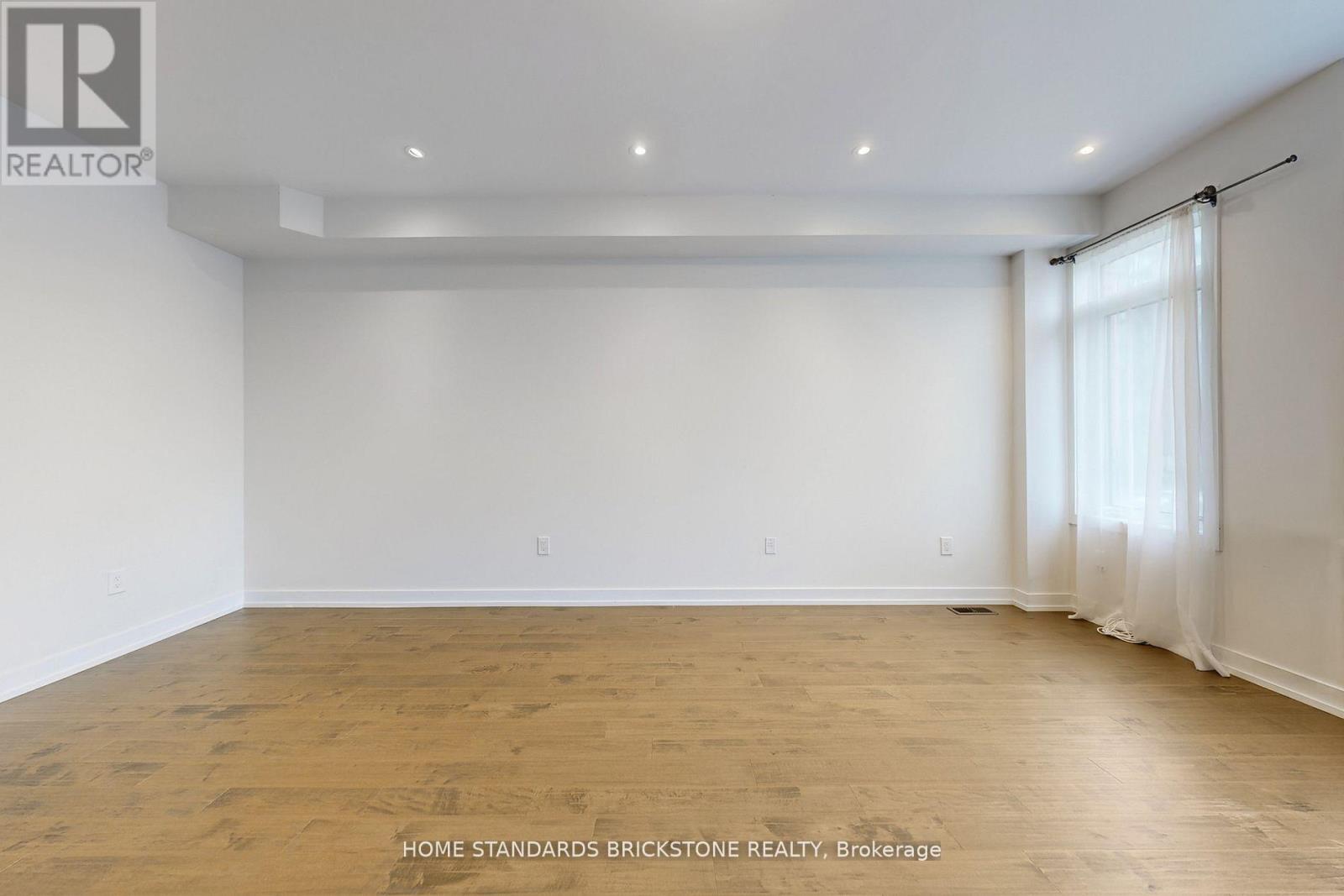 215 Salterton Circle, Vaughan, Ontario  L6A 4Z2 - Photo 9 - N12662904