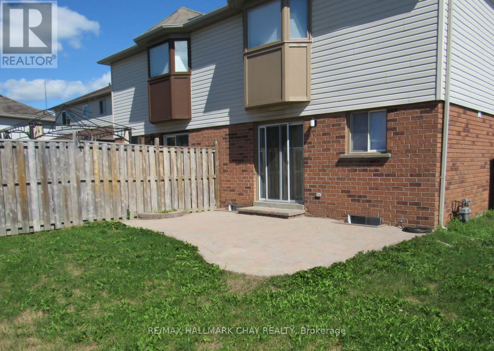 145 Leslie Avenue, Barrie, Ontario  L4N 9P4 - Photo 3 - S12662782