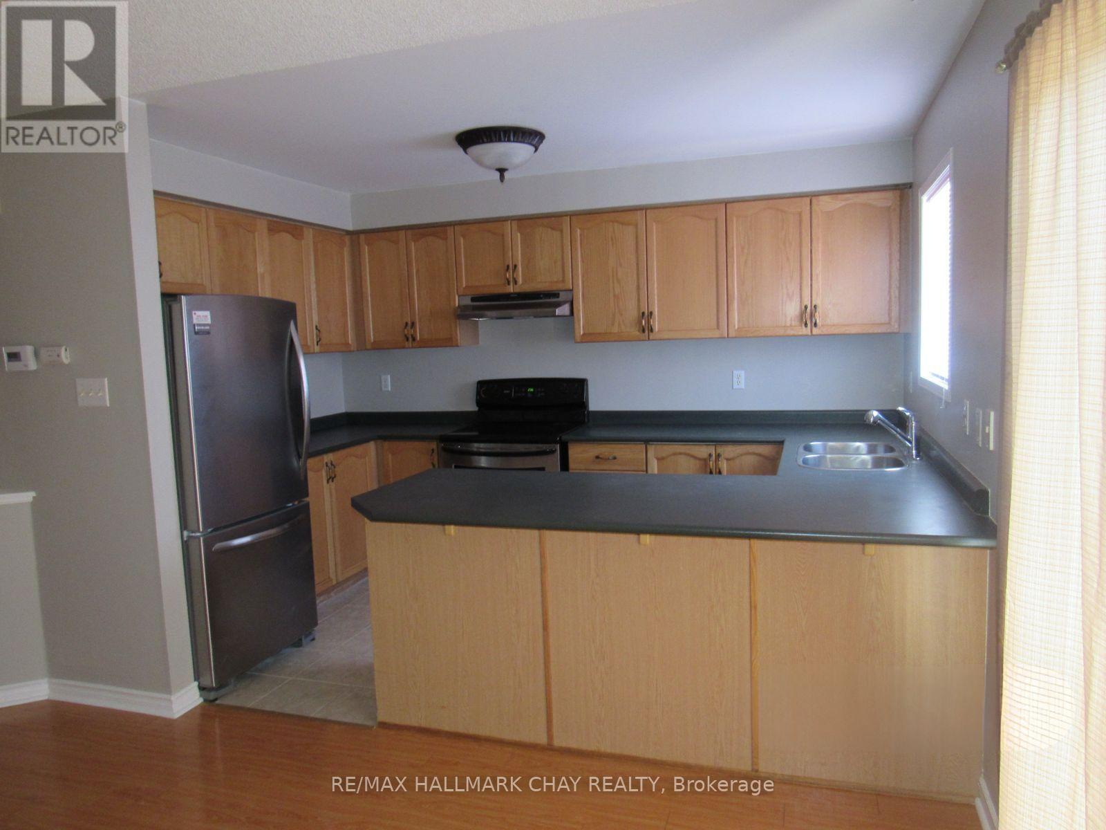 145 Leslie Avenue, Barrie, Ontario  L4N 9P4 - Photo 6 - S12662782