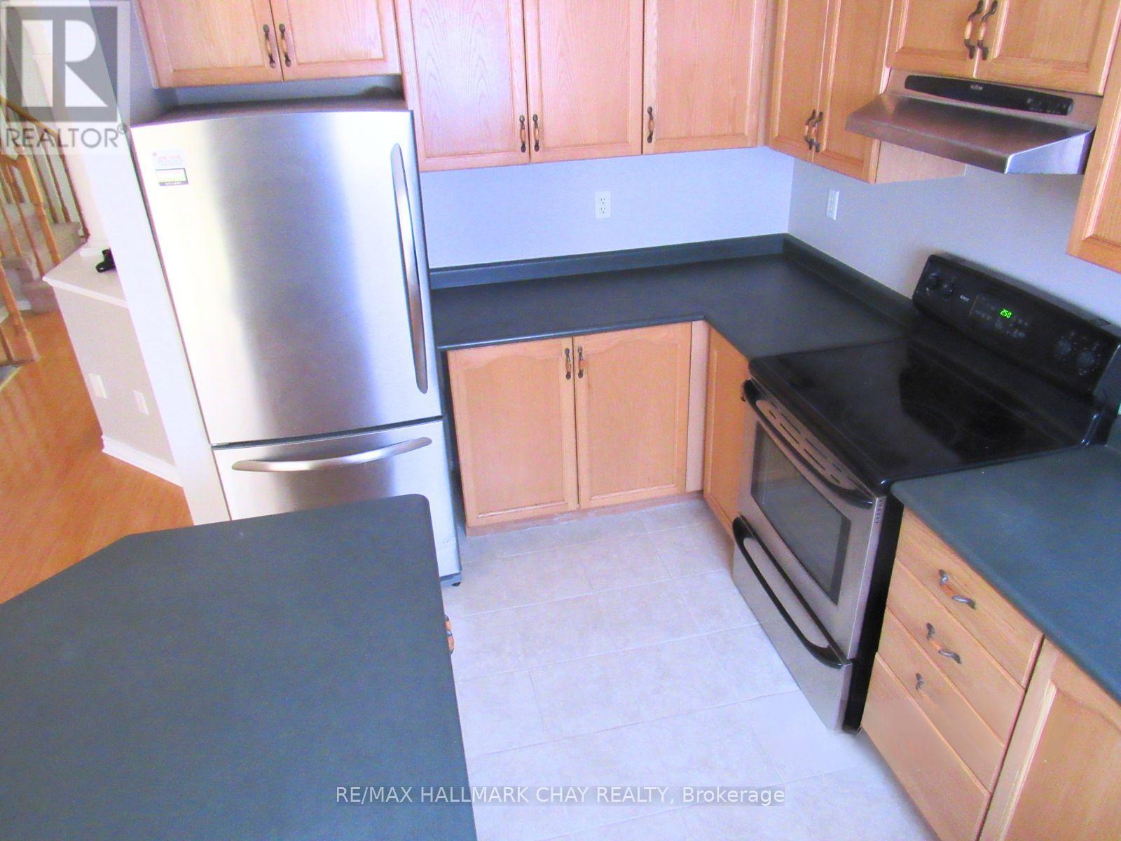 145 Leslie Avenue, Barrie, Ontario  L4N 9P4 - Photo 7 - S12662782