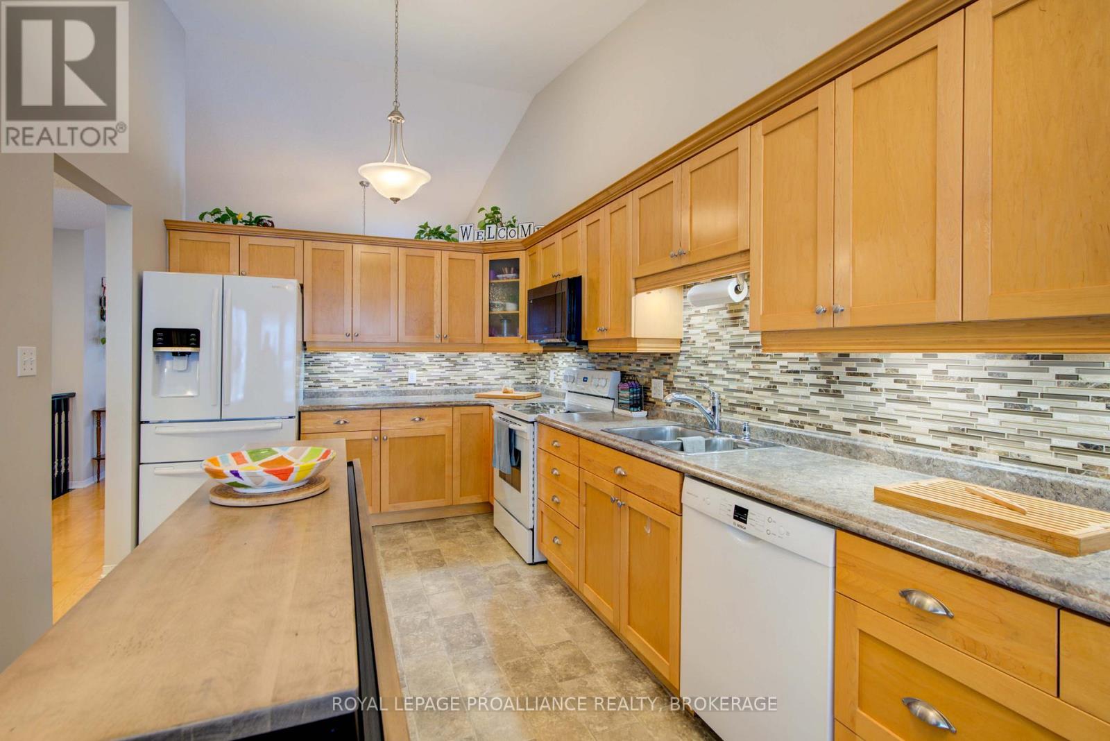 406 Waterloo Drive, Kingston, Ontario  K7M 8K7 - Photo 8 - X12662962