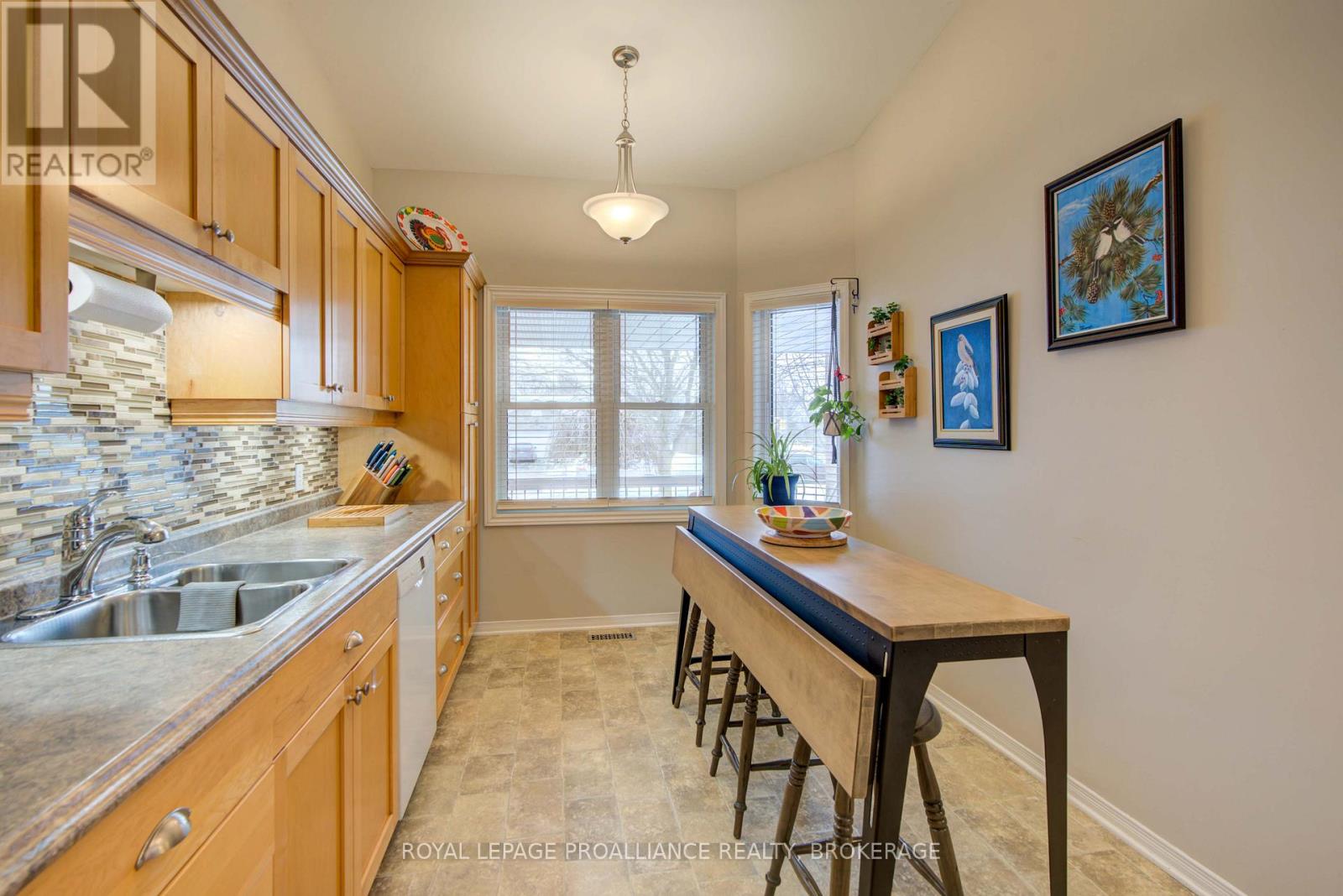 406 Waterloo Drive, Kingston, Ontario  K7M 8K7 - Photo 6 - X12662962