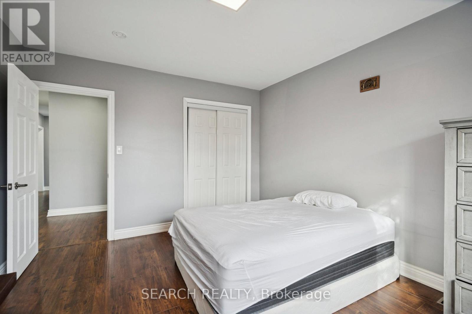 151 The Westway, Toronto, Ontario  M9P 2B6 - Photo 16 - W12584200