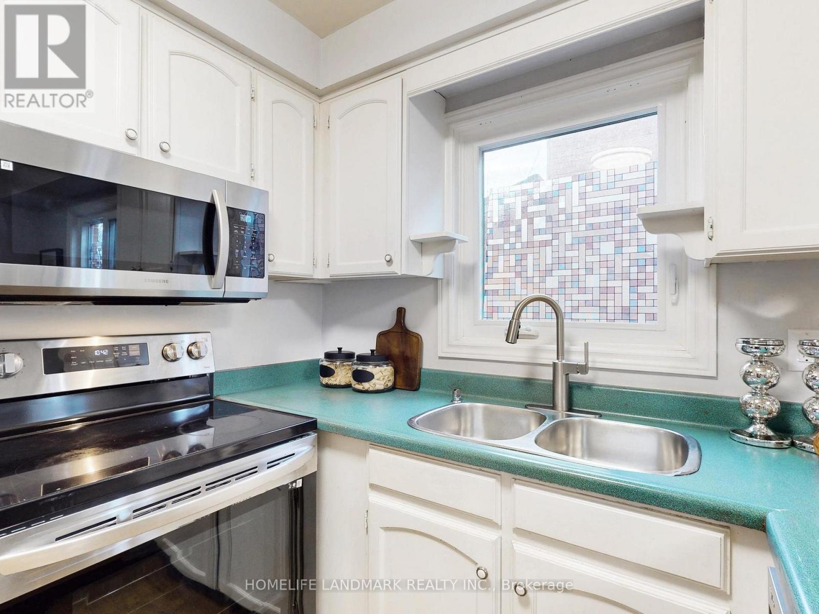 338 Parkridge Crescent, Oakville, Ontario  L6M 1B1 - Photo 18 - W12662754