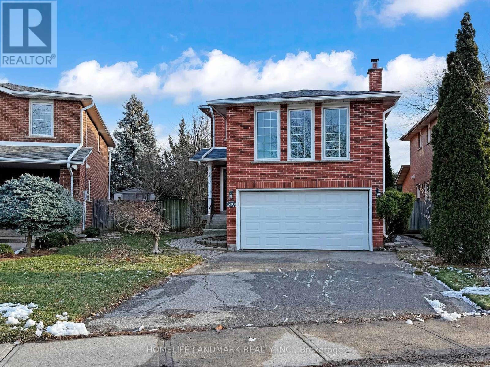 338 Parkridge Crescent, Oakville, Ontario  L6M 1B1 - Photo 2 - W12662754