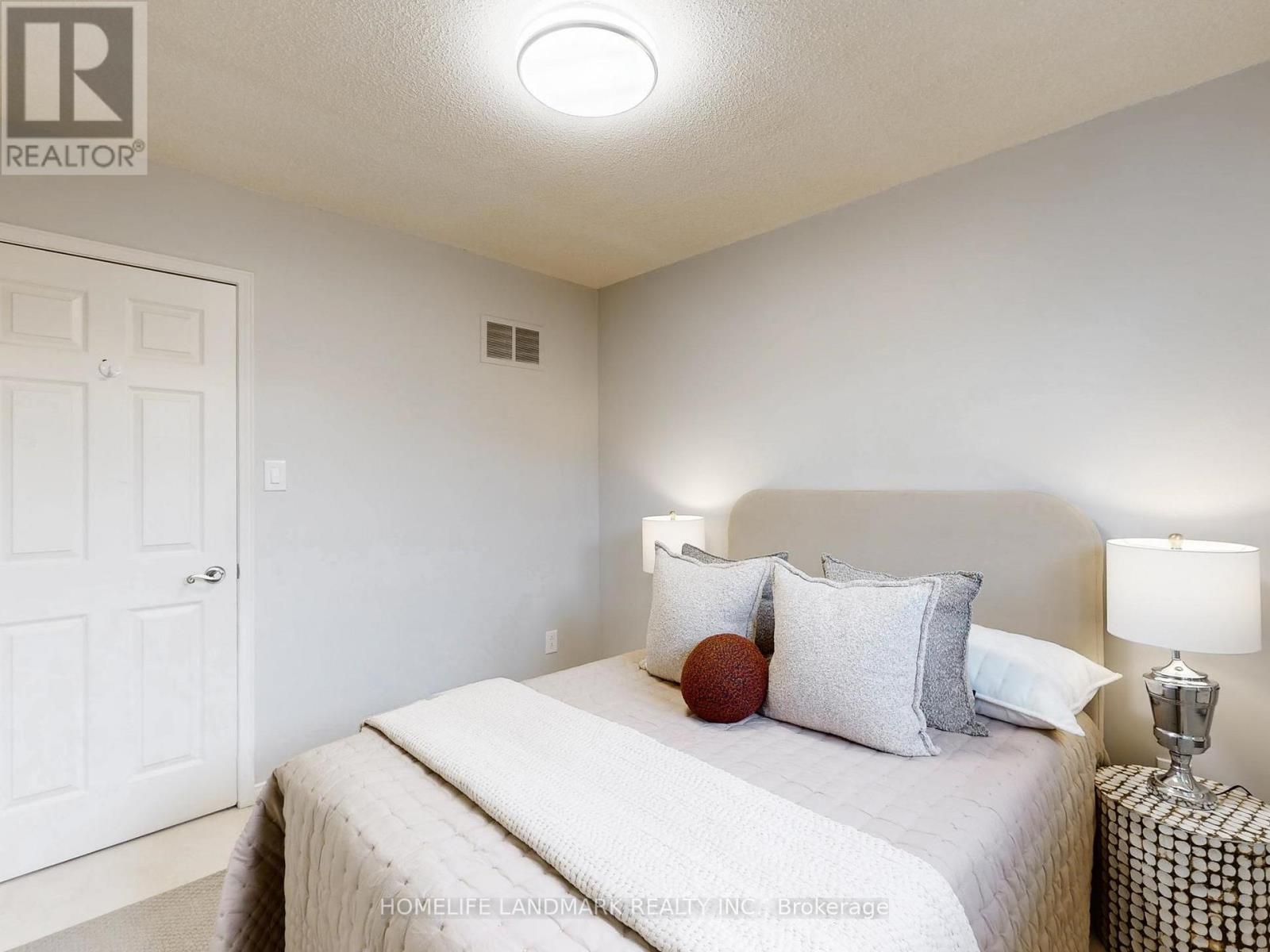 338 Parkridge Crescent, Oakville, Ontario  L6M 1B1 - Photo 36 - W12662754