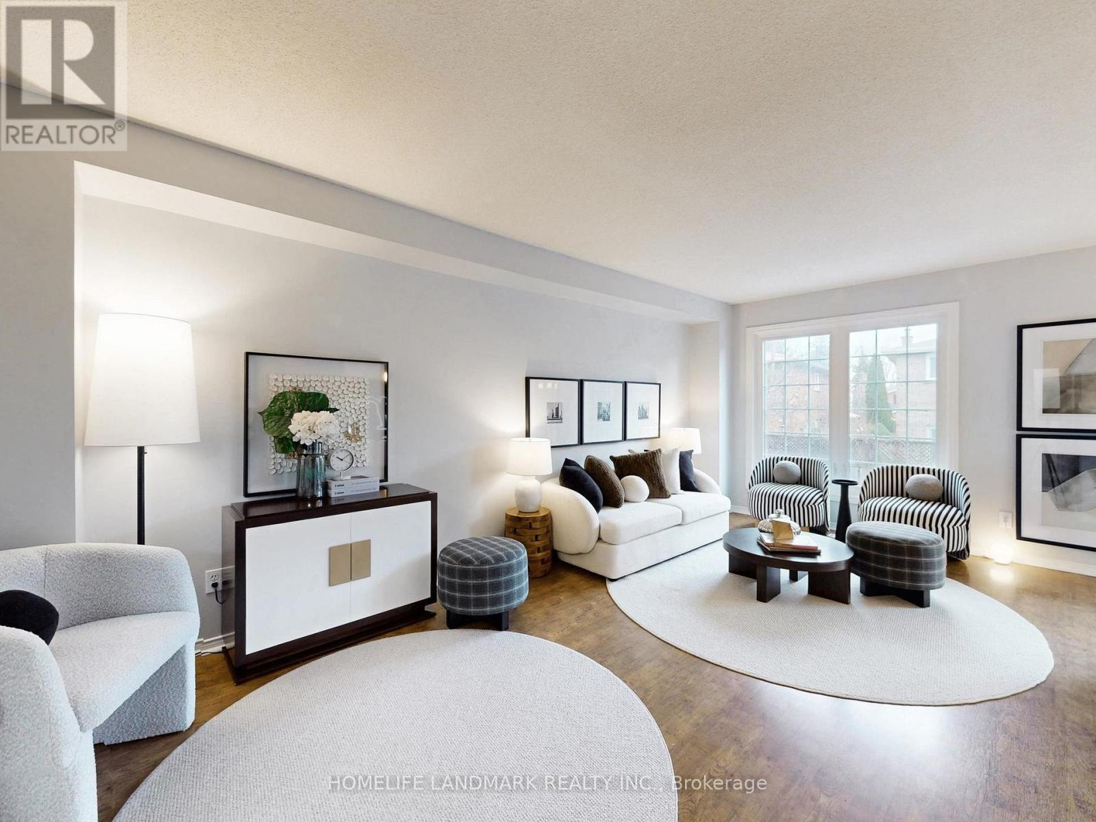 338 Parkridge Crescent, Oakville, Ontario  L6M 1B1 - Photo 4 - W12662754