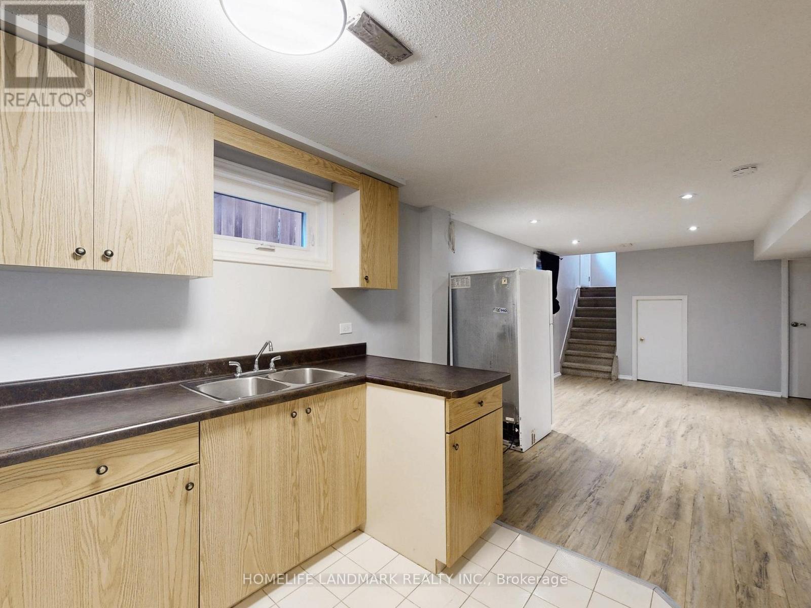 338 Parkridge Crescent, Oakville, Ontario  L6M 1B1 - Photo 45 - W12662754