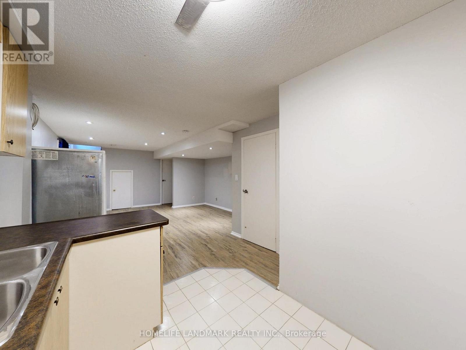 338 Parkridge Crescent, Oakville, Ontario  L6M 1B1 - Photo 46 - W12662754