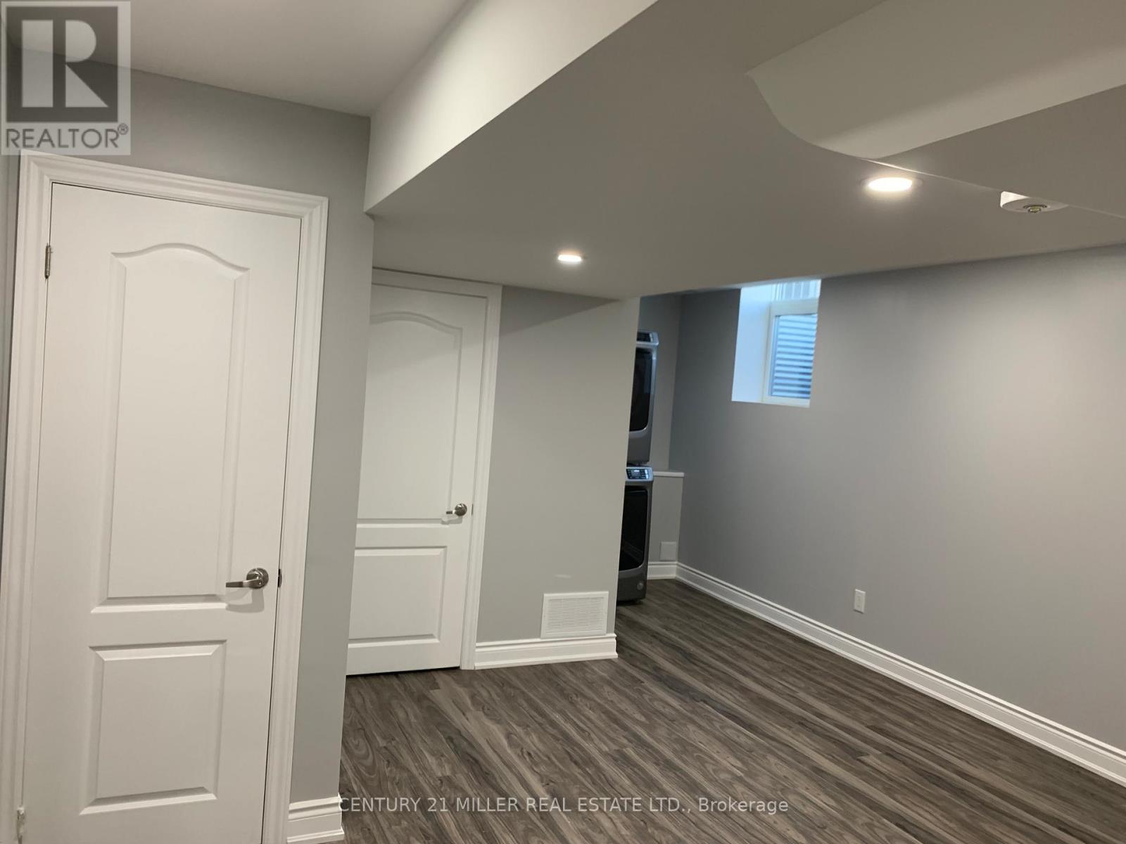 389 Royal West Drive, Brampton, Ontario  L6X 5J9 - Photo 3 - W12662764