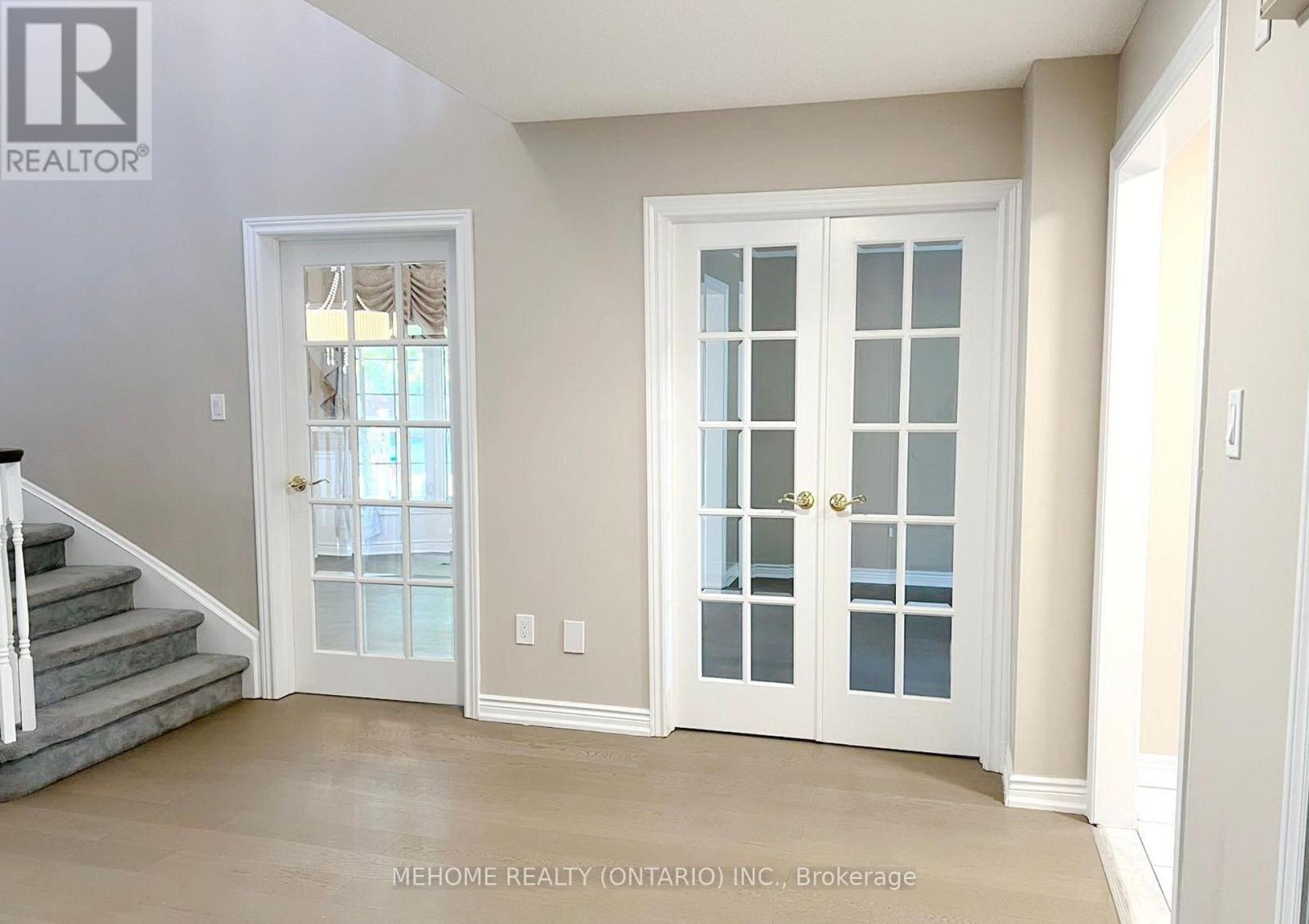 2037 Schoolmaster Circle, Oakville, Ontario  L6M 3A1 - Photo 5 - W12662804