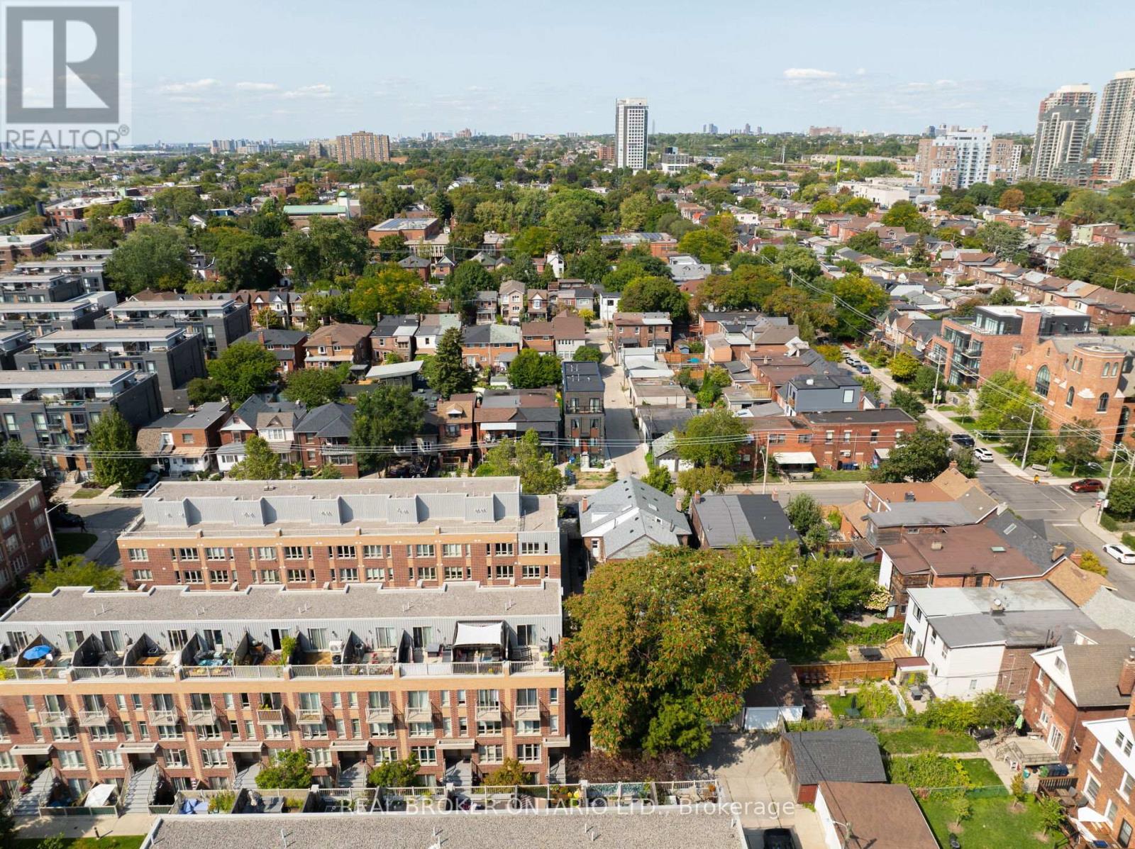 146 - 35 Elsie Lane, Toronto, Ontario  M6P 3N3 - Photo 21 - W12662856