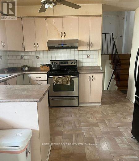 Main - 141 Morton Way, Brampton (Fletcher's West), Ontario  L6Y 2P7 - Photo 3 - W12662858