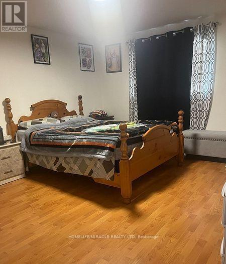 Main - 141 Morton Way, Brampton (Fletcher's West), Ontario  L6Y 2P7 - Photo 4 - W12662858