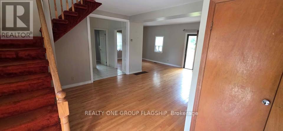 9 Thirty Sixth Street, Toronto, Ontario  M8W 3K8 - Photo 3 - W12662898