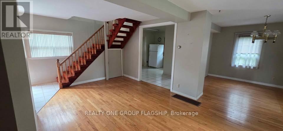 9 Thirty Sixth Street, Toronto, Ontario  M8W 3K8 - Photo 5 - W12662898