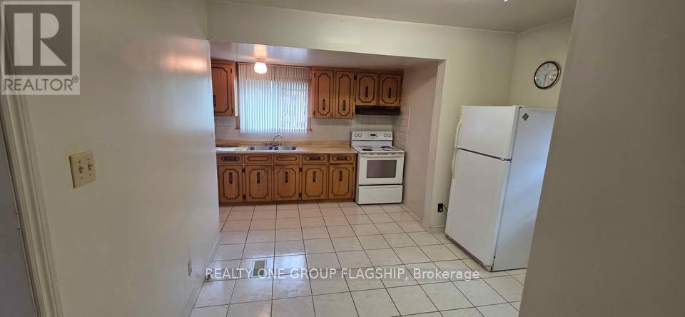 9 Thirty Sixth Street, Toronto, Ontario  M8W 3K8 - Photo 7 - W12662898