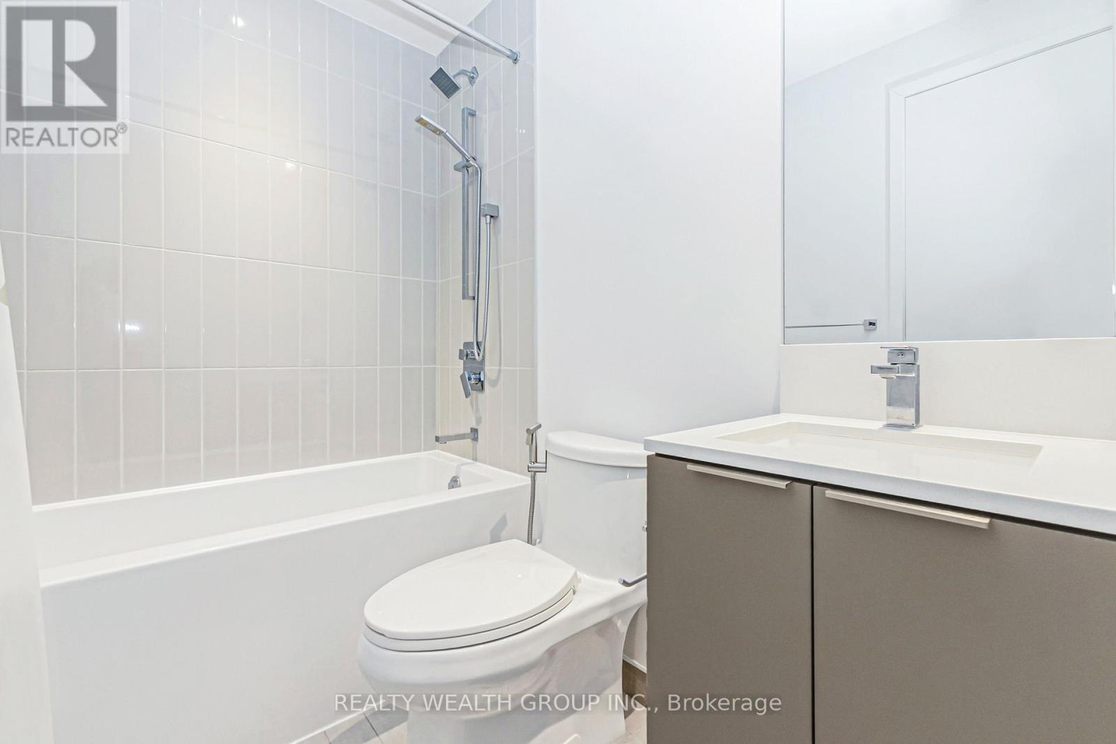 3911 - 3900 Confederation Parkway, Mississauga, Ontario  L5B 0M3 - Photo 8 - W12662944