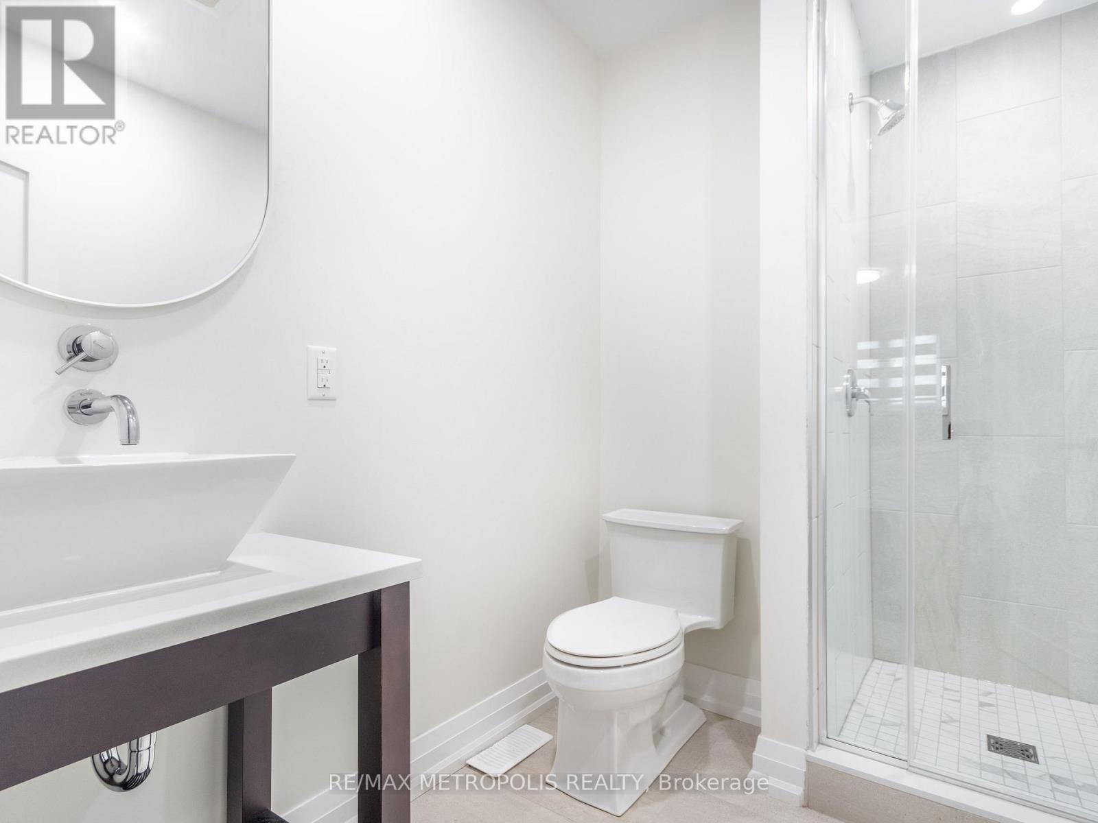 Upper - 62 Davelayne Road, Toronto, Ontario  M9M 2A7 - Photo 21 - W12662948