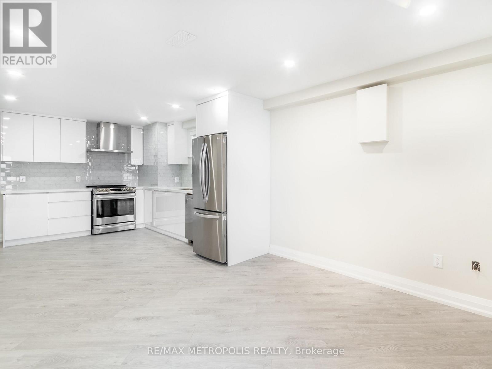 Upper - 62 Davelayne Road, Toronto, Ontario  M9M 2A7 - Photo 27 - W12662948