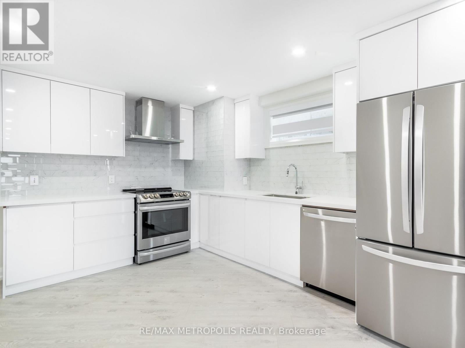 Upper - 62 Davelayne Road, Toronto, Ontario  M9M 2A7 - Photo 28 - W12662948