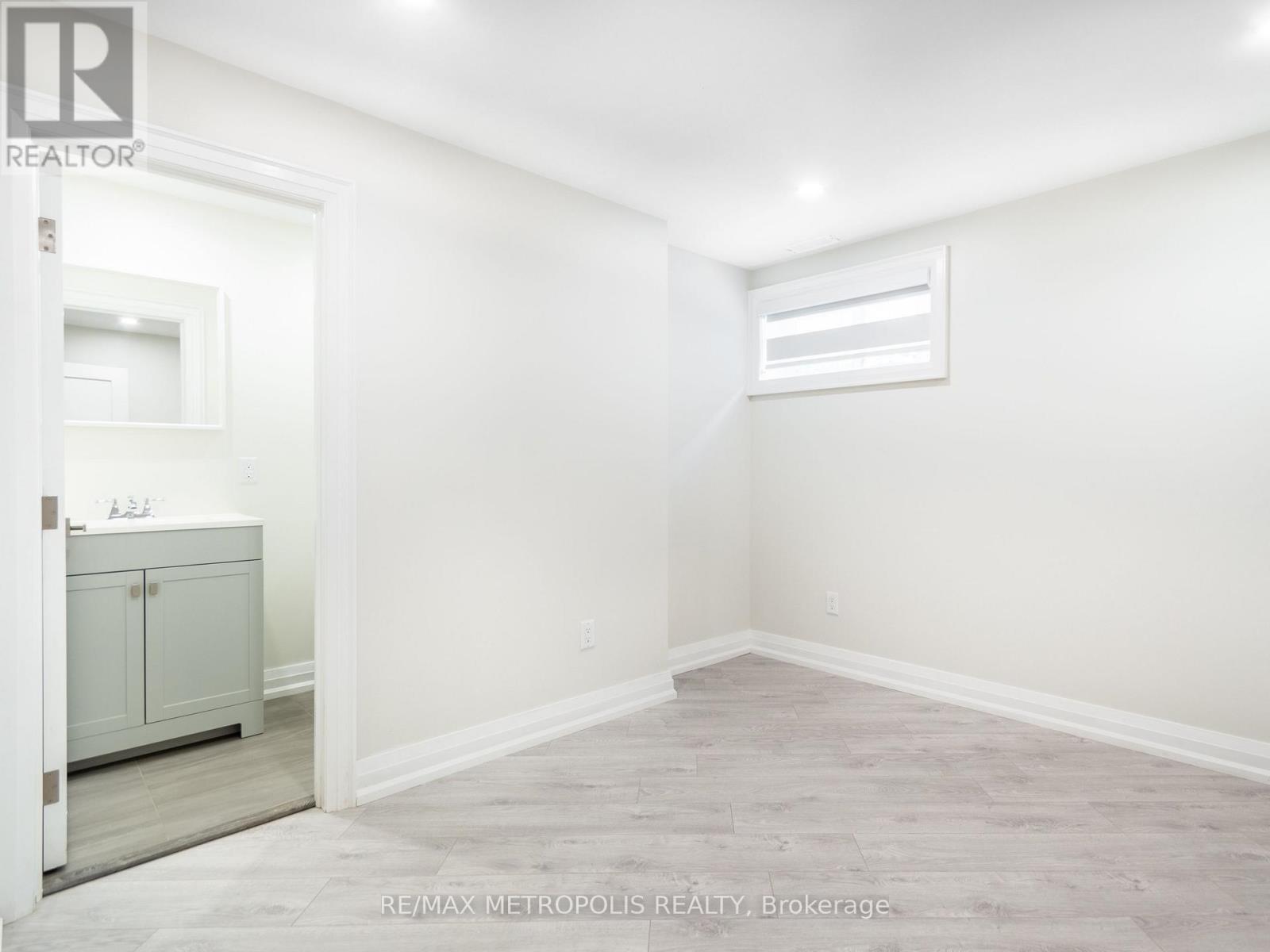 Upper - 62 Davelayne Road, Toronto, Ontario  M9M 2A7 - Photo 30 - W12662948