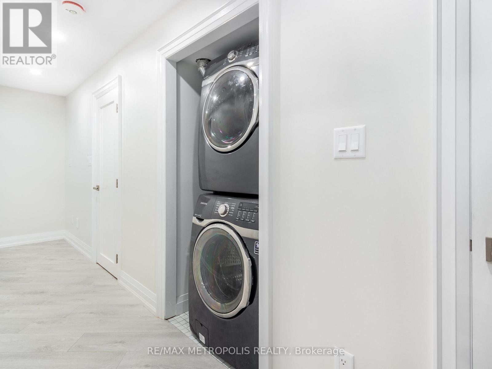 Upper - 62 Davelayne Road, Toronto, Ontario  M9M 2A7 - Photo 32 - W12662948